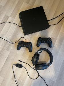 PlayStation 4 Slim 500 GB + 2x dualshock + 1x herní sluchátka