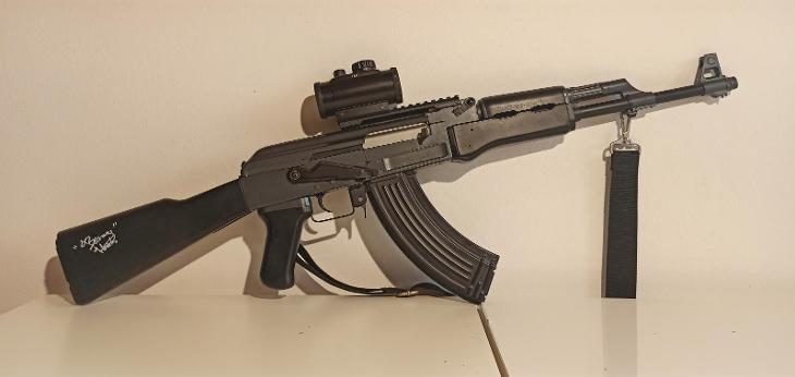 AK-47 CM.028 Airsoft + Red/Green kolimátor. - Airsoft
