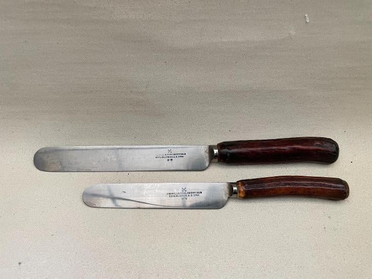 2 staré nože John Nowill & Sons Sheffield s rohovinou 27 a 21cm - Sport a turistika