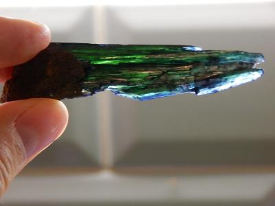 Krystal zelenomodrého vivianitu, Brazílie 