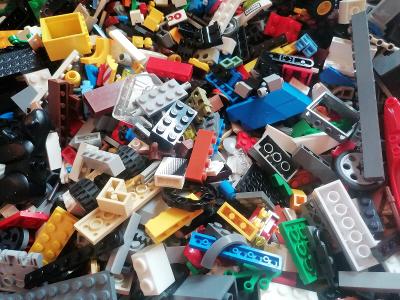 Lego 3,2 kg (originál) z cca z 12 stavebnic všeho druhu