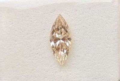 Diamant 0.57ct.; Světle hnědožlutá/SI2 AIG Certified