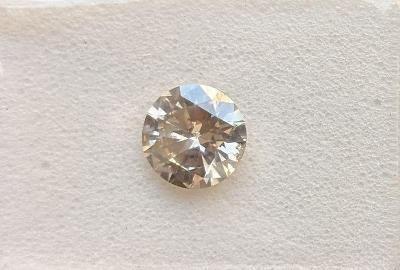 Diamant Brilliant 0.69ct. K/SI1 AIG Certified
