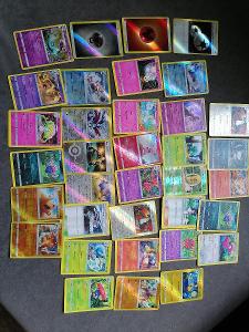 35 blyskavych kartiček pokemon 