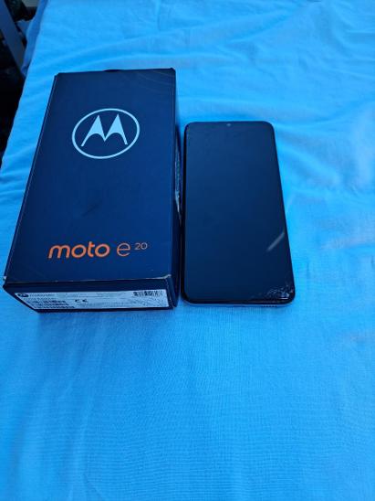Motorola Moto e20 2gb/32GB - na náhradní díly od 1,- Kč - Mobily a chytrá elektronika