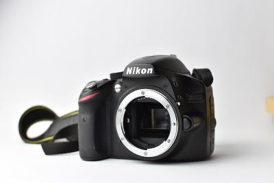 Nikon D3200 (tělo)
