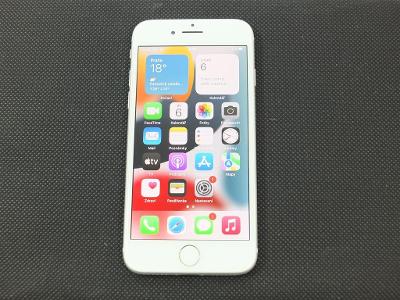 iPhone 8 64GB stříbrná