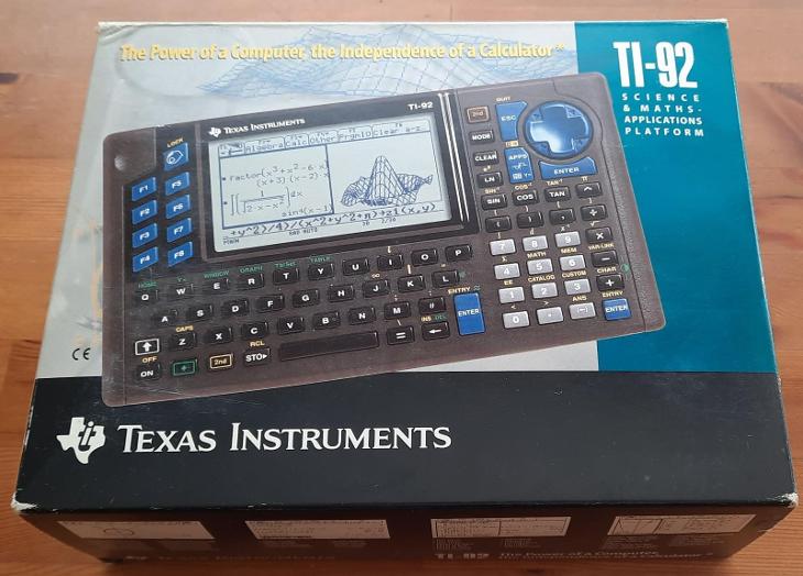 Kalkulátor Texas Instruments TI-92 - Počítače a hry