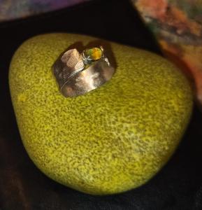 Stříbrný prsten s ohnivým opálem z Mexika