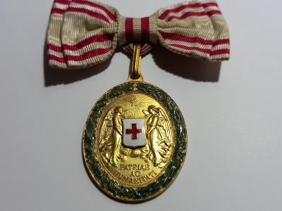 FJ.  bronzová   medaile za zásluhy o červený kříž dámská stuha