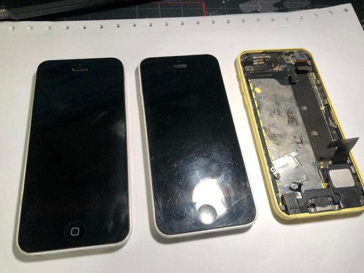 iPhone 5C (3 kusy, na díly) - Mobily a chytrá elektronika