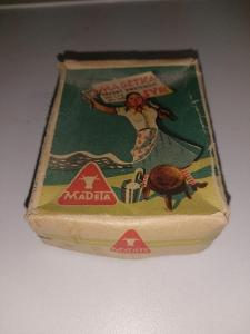 Stará reklamní krabička od sýru Madeta