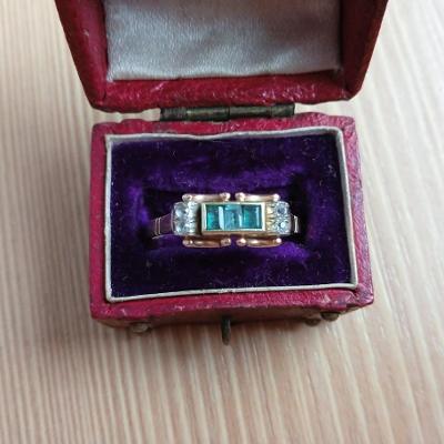 Starožitný zlatý prsten se smaragdy, art deco