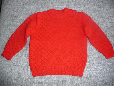 Starý pletený svetřík červený 