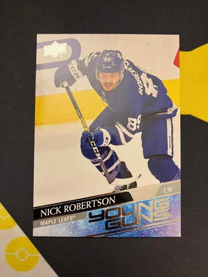 Young Guns: NICK ROBERTSON - Hokejové karty