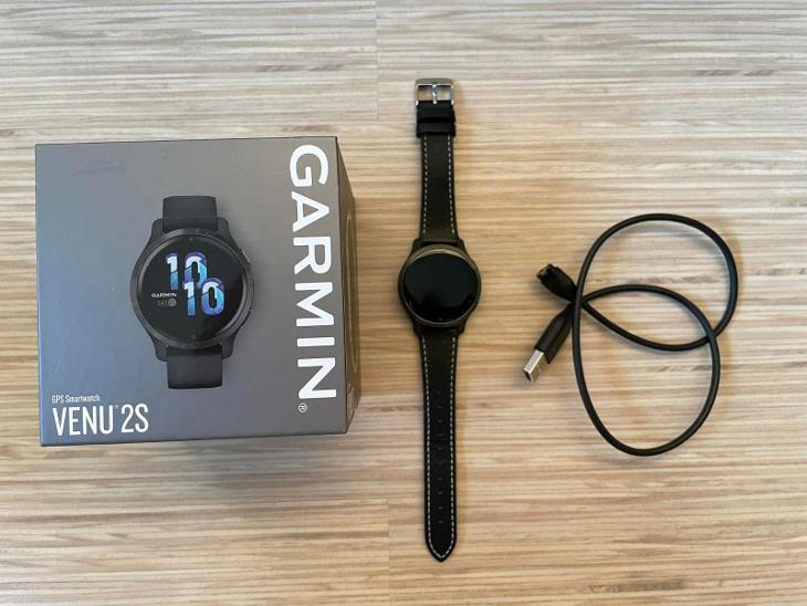 Garmin Venu 2s Slate/Black Band - rok v zaruce, TOP STAV | Aukro