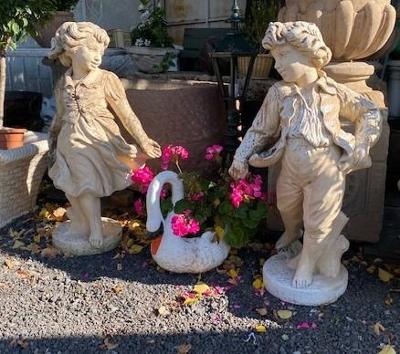 Zahradní sochy-pár,výdusek 