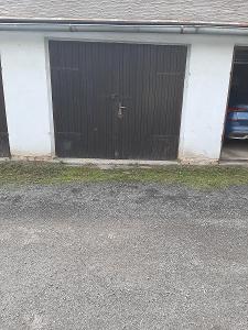 Dřevěná garážová vrata 242 x 214