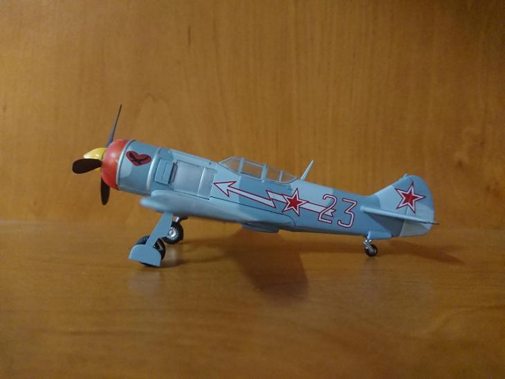 Lavochkin La-7 - model letadla 1:72  - Plastikové modelářství