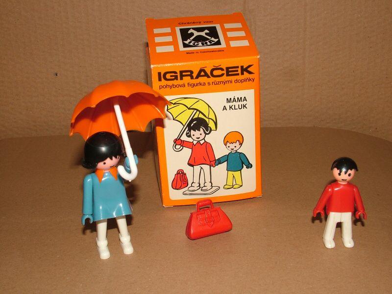 Stará hračka IGRA - igráček máma a kluk - Starožitnosti a umenie