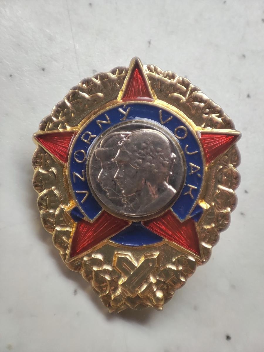 Vzorný vojak - ako nový - odznak ČSLA - likvidácia zbierky - super stav - Odznaky, nášivky a medaily