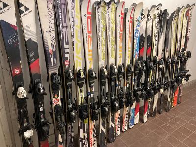 20 párů carvingových lyží za cenu 7000kč