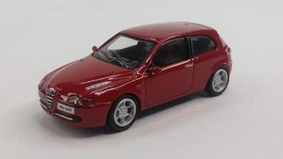 Alfa Romeo 147 červená - Ricko H0 1/87 (V18-r6)