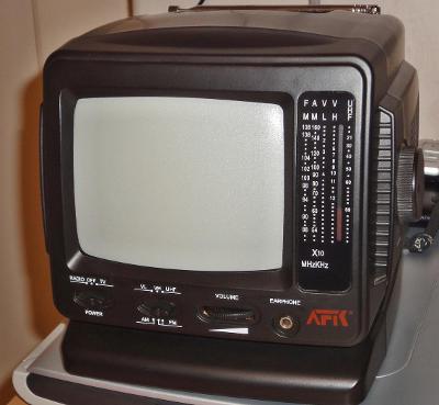 Mini televize s rádiem AFK + adaptér - AV vstup