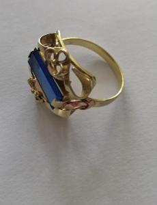 Zlatý Prsten 585/1000 s modrým kamenem 5, 07g