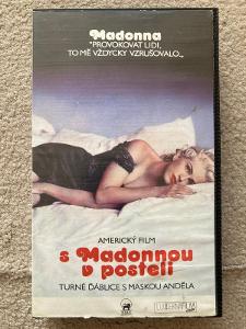VHS S Madonnou v posteli