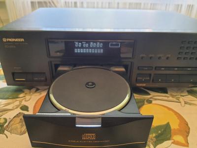 Hi Fi CD přehrávač Pioneer PD S701