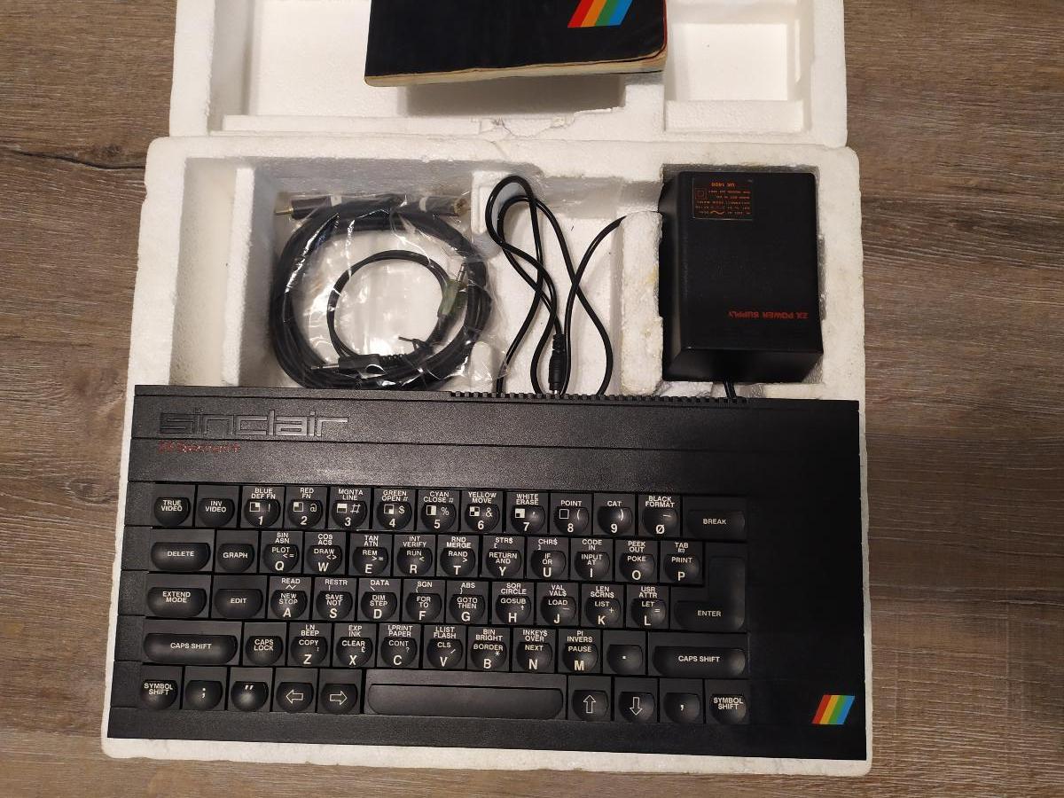 Sinclair ZX Spectrum + - Počítače a hry