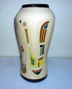 Krásná váza Amphora, motiv ptáků a rostlin.
