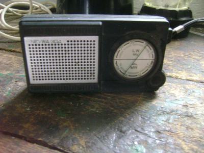 Tranzistorové rádio NEVWA 304