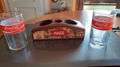 Dřevěný stojan + 2x sklenička Coca Cola