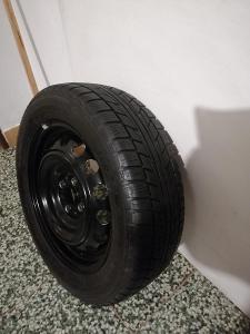 Zimní pneu 185/60 R15 88H +plechové disky