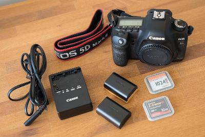 Tělo Canon EOS 5D Mark II + 2x baterie + nabíječka + 2x CF karta