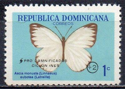 Dominikánská republika-Motýl 1966** Mi.876/matná skvrna na lepu / 10 €