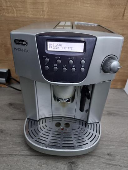 Kávovar Espresso DeLonghi ESAM 4400 Magnfica - Malé elektrospotřebiče