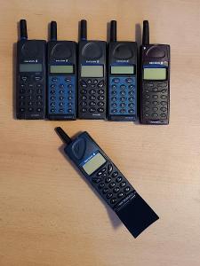 Mobilní telefony Ericsson - raritní l888 World + 5 dalších!