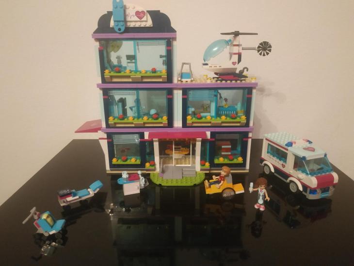 Lego Friends 41318  Nemocnice v Heartlake - Hračky