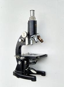 Mikroskop Meopta, černé provedení, bez krabice a sklíček
