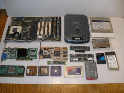 Zbytky starého HW - deska, karty, CPU, PCMCIA, RAM...od KORUNY !!!