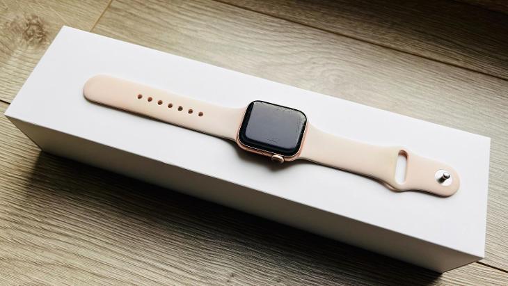 Apple Watch 5, 40 mm, Rose Gold Alu, Pink Sand Sport Band | Aukro