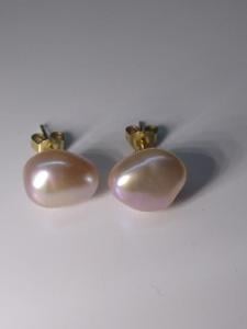 Zlaté náušnice s krásnými narůžovělými barokními perlami