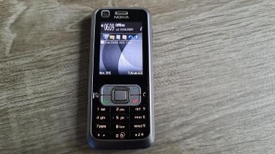 Nokia 6120 Classic, volná na všechny operátory.