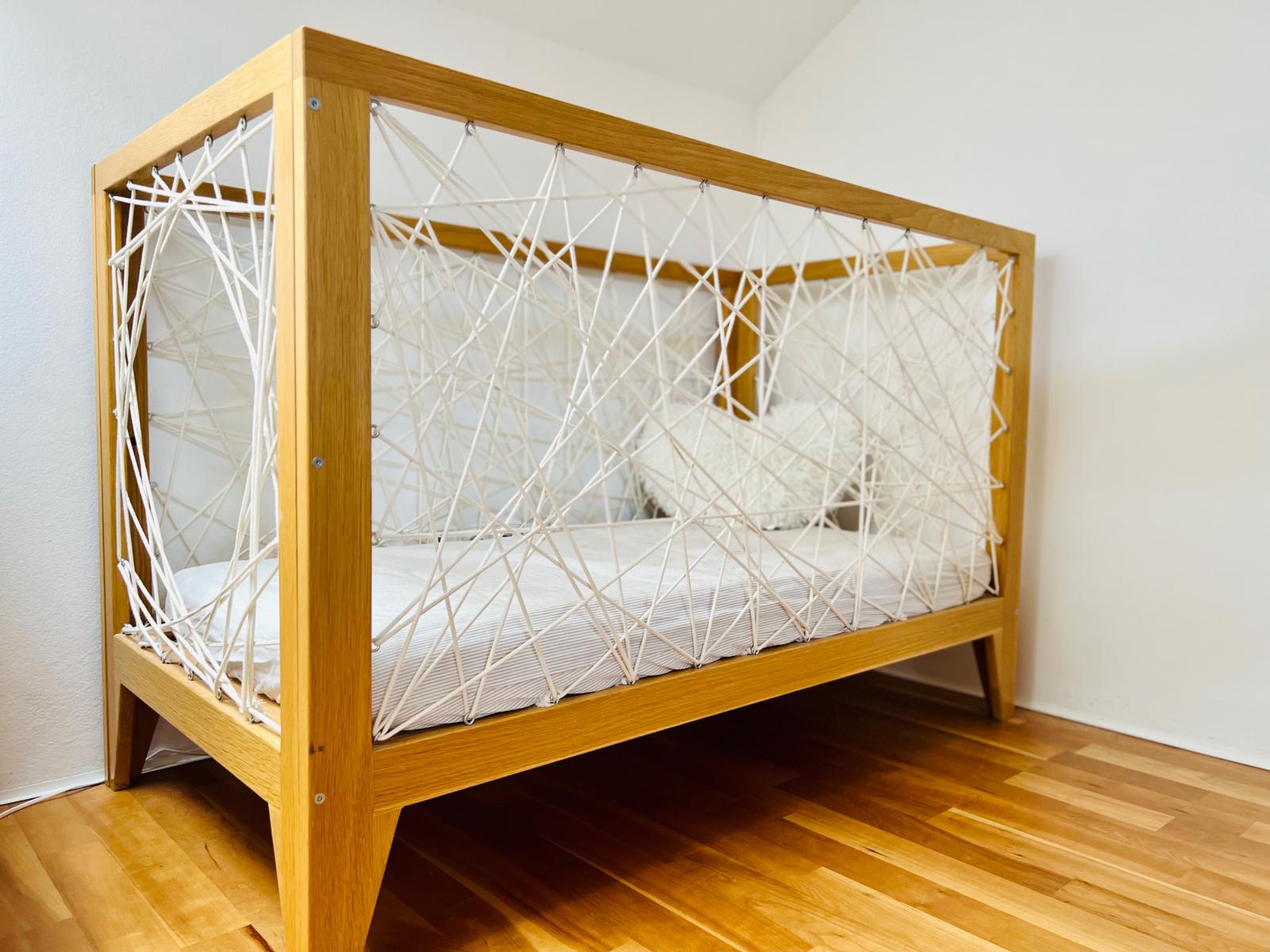 Detská postieľka / ohradka dubova s ​​matracom - Vybavenie pre detskú izbu