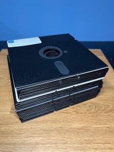 5,25” diskety různé 52ks
