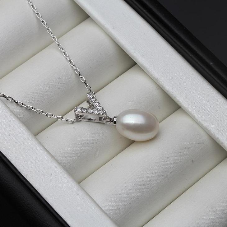 řetízek s říční perlou - Šperky