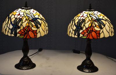 Tiffany lampy s květinami a vážkami - krásné - pár